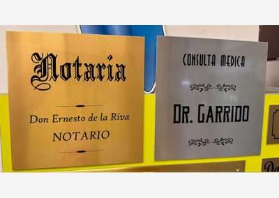 Placas notaría y medicina - grabado